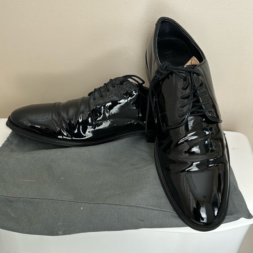 Men’s dress shoes